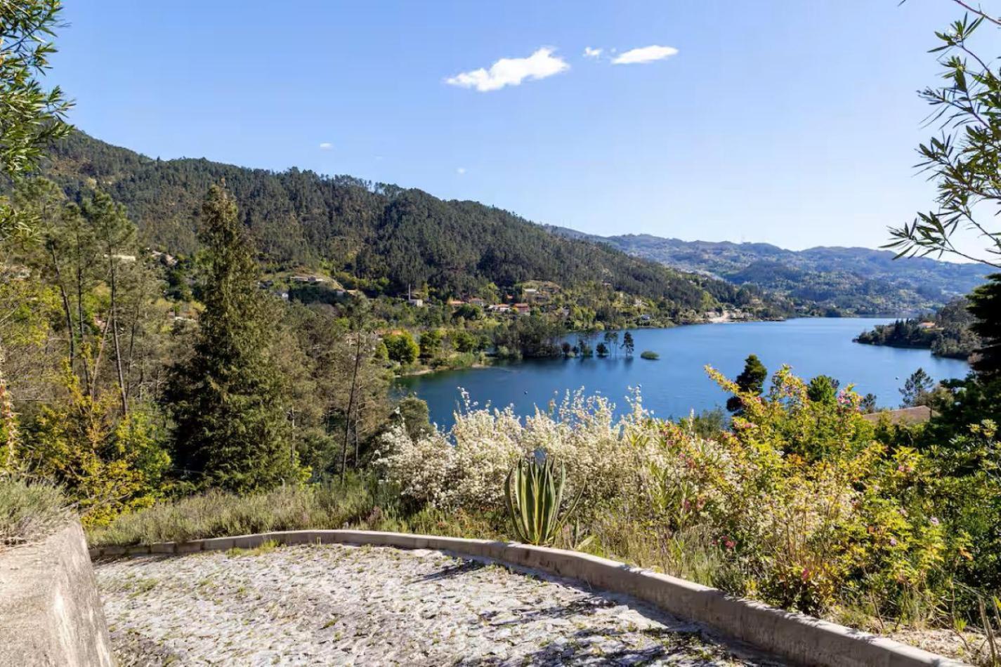 Geres Mountain Lake Views By Geres Casas ภายนอก รูปภาพ