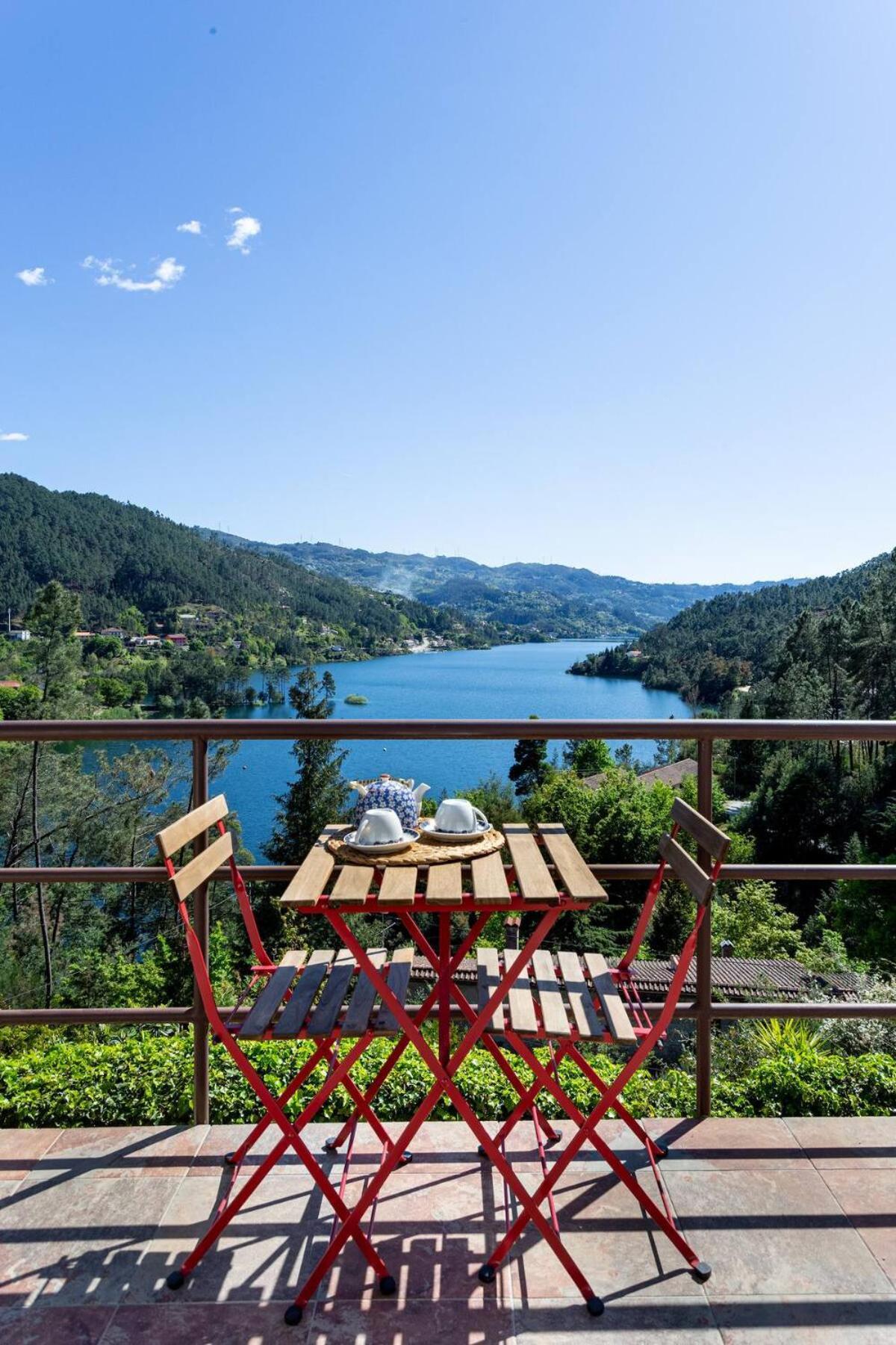 Geres Mountain Lake Views By Geres Casas ภายนอก รูปภาพ